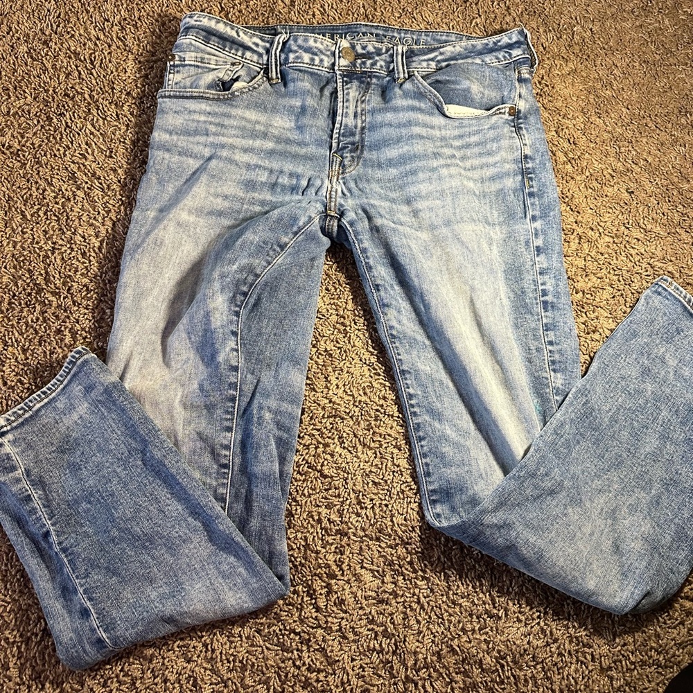 American Eagle Outfitters Skinny Blue Jeans with Stonewashed Effect